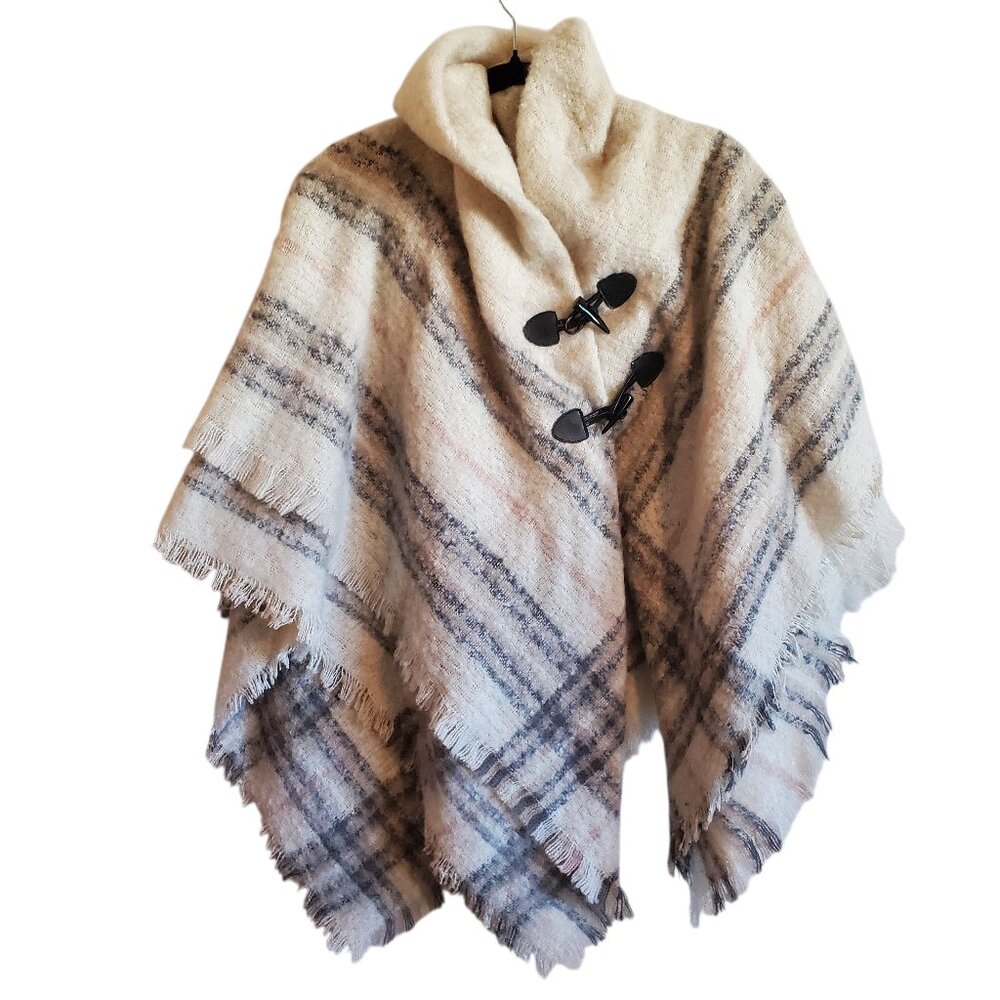 St John’s Bay One Size Cream Grey & Pink Fringed Sweater Wrap Vest Poncho Shawl